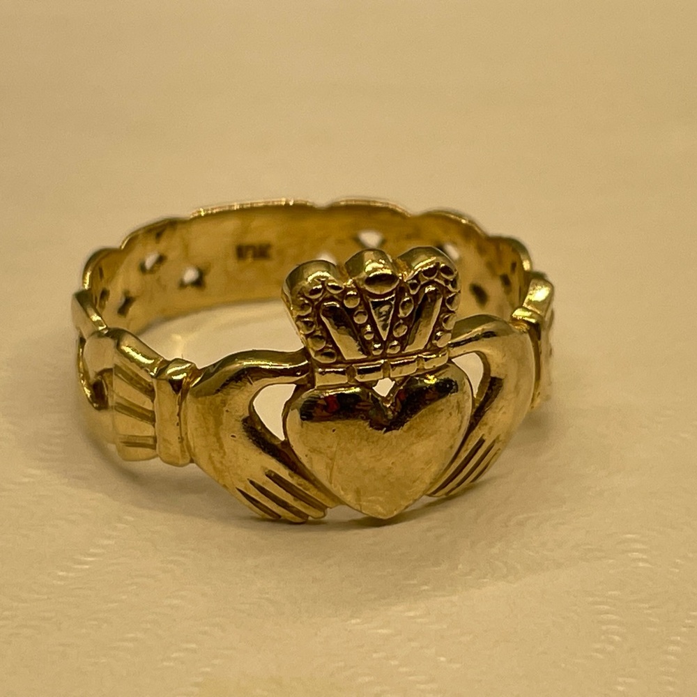 10k Gold Claddagh Ring